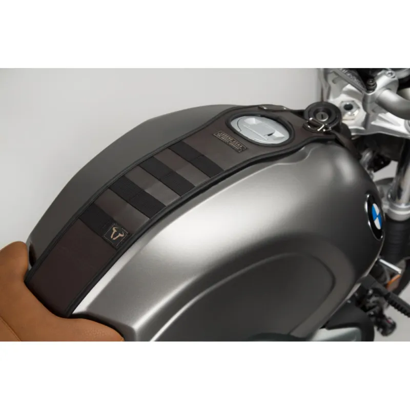 Jen Po Omezenou Doba BMW R nineT models (14-). – popruh set Legend Gear s LA1 taškou SW-Motech