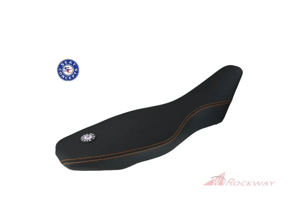 Kompletní sedlo Seat Concepts Comfort XL | KTM 690 SMC / Enduro R (2008-2018)- Černé prošívání/Možnosti potahu: Black Carbon Fiber Sides / Black Sandpaper Top Dokud Zásoby Vydrží
