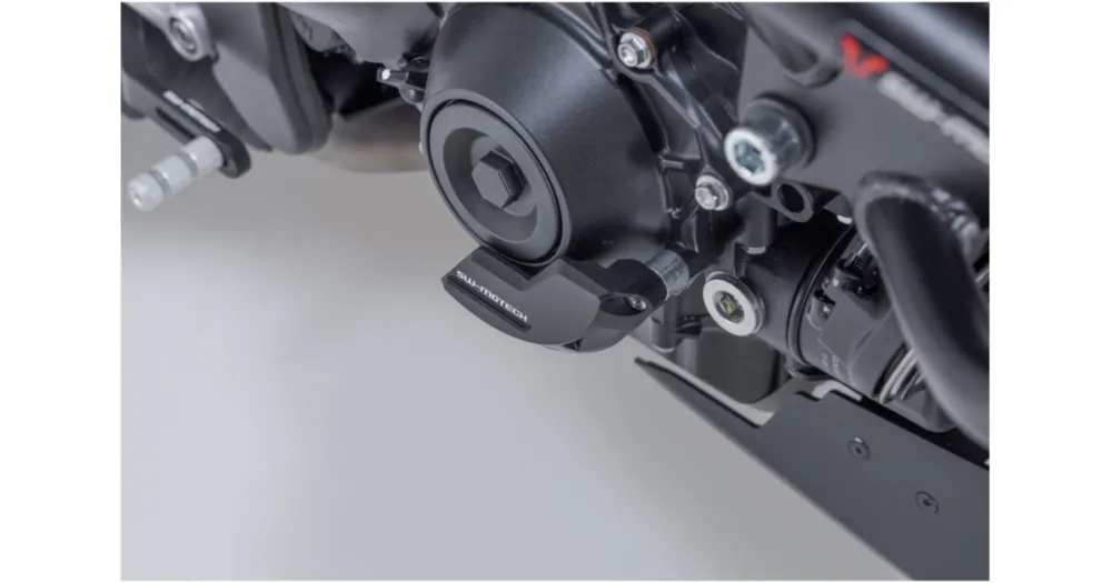 Originální SW MOTECH protektory na motor pro Honda CB1000 Hornet SC86 (24-25)
